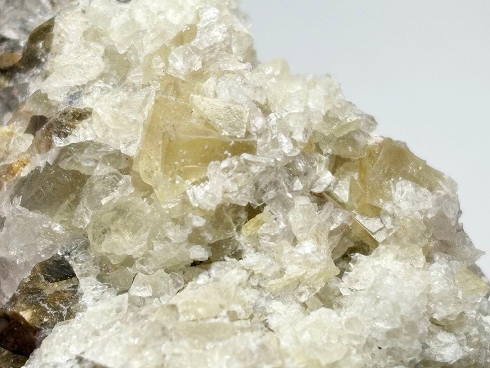 メキシコ産イエローフローライト with セレナイト / Fluorite with selenite