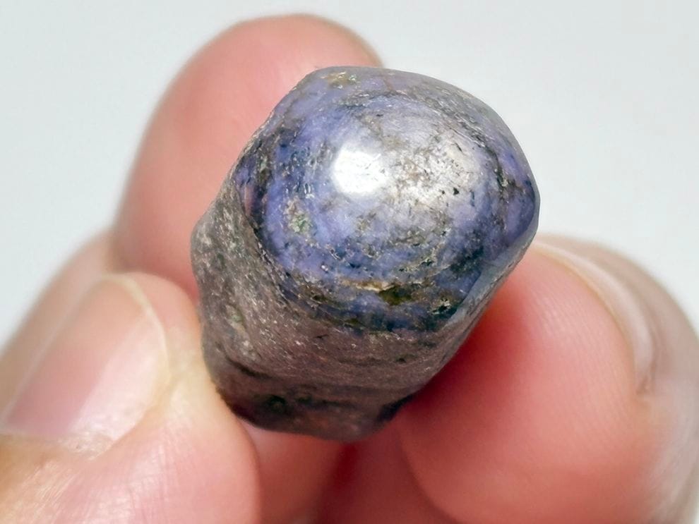 (蛍光) インド産 パープルサファイア / Purple Sapphire