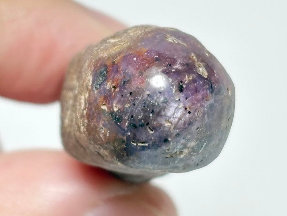 (蛍光) インド産 パープルサファイア / Purple Sapphire