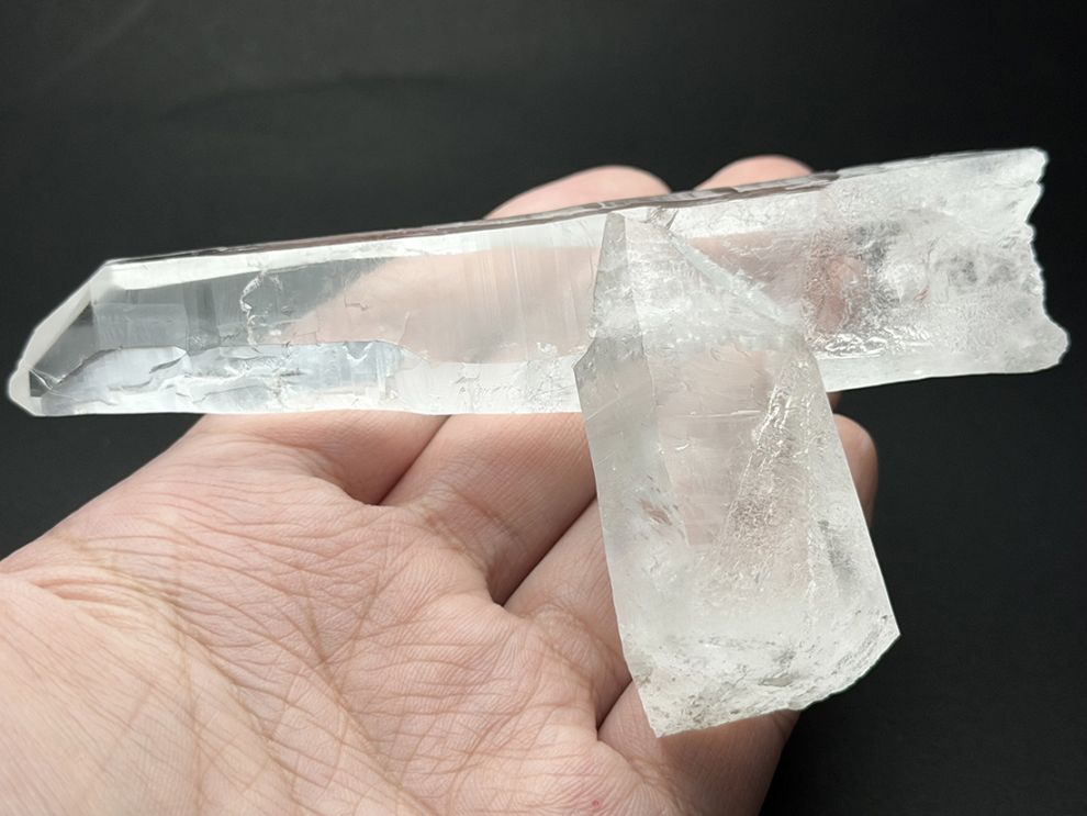 【龍神様の霊石】ミナスジェライス州産 虹入り 水晶クラスター【霊水の水晶】 浄化セット 水晶クラスター （ブラジル ミナスジェライス州 置物