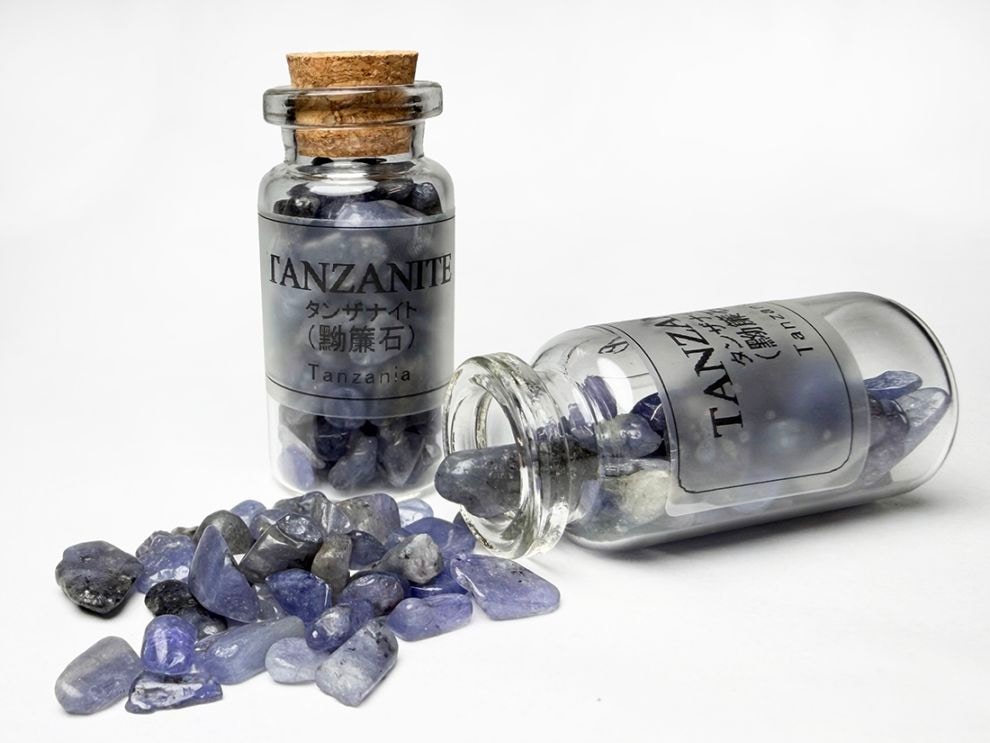 タンザナイト(黝簾石)