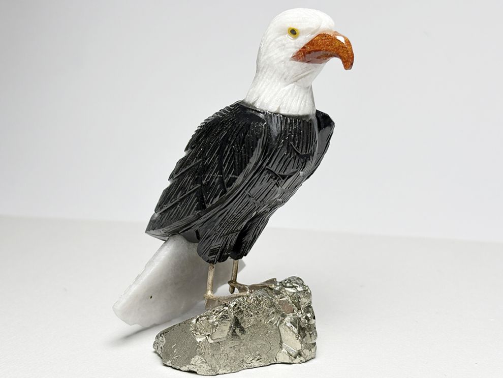 ペルー産 鳥彫刻（ハクトウワシ）