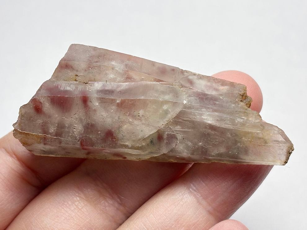 インクルージョン水晶原石（内包物あり）