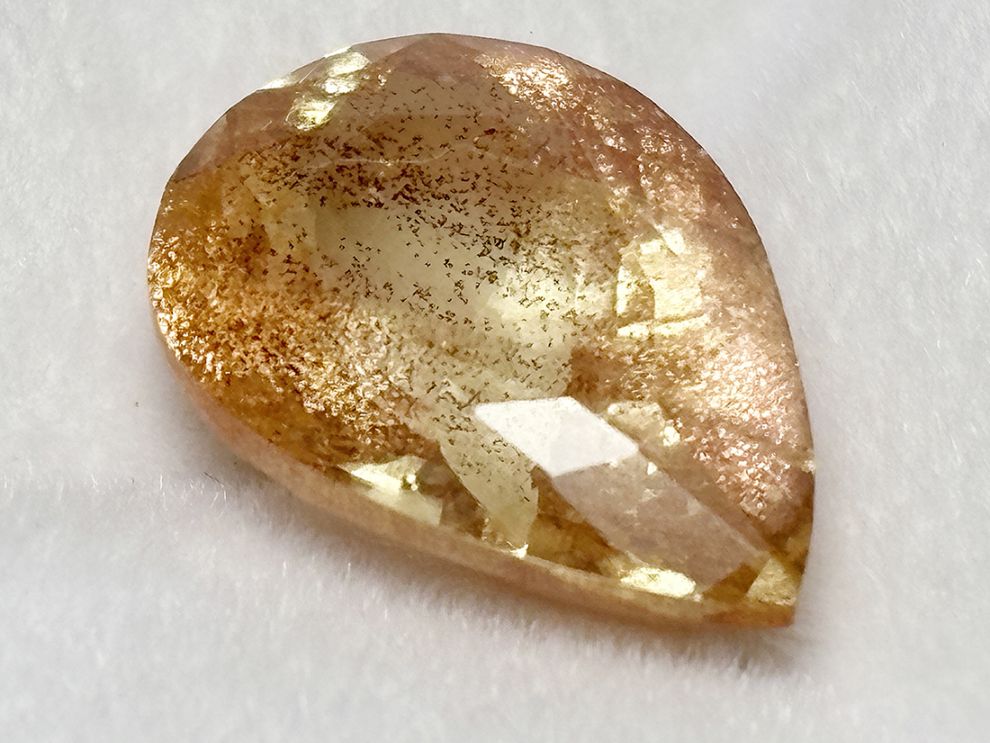 バイトウナイト(ゴールデンラブラドライト)(亜灰長石)