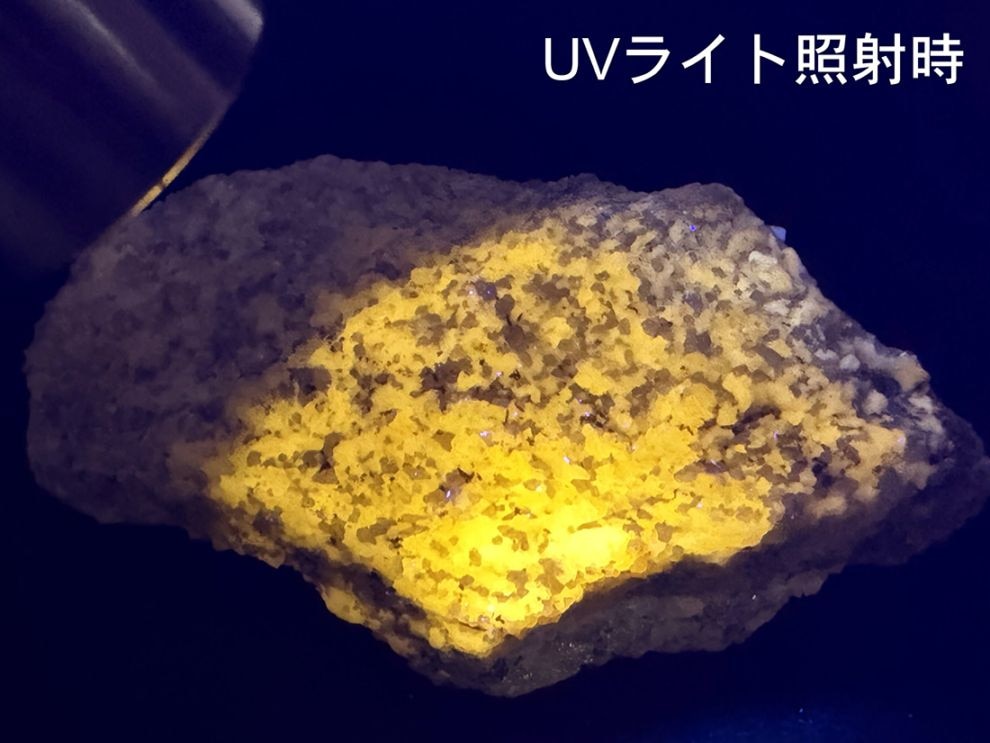 カナダ産 ウェルネライト /Wernerite (柱石)