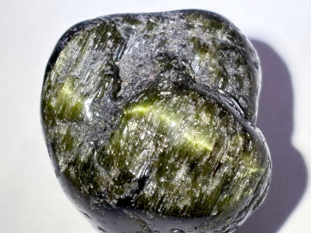 ブラジル産 キャッツアイトルマリン  タンブル / Cat's Eye Tourmaline