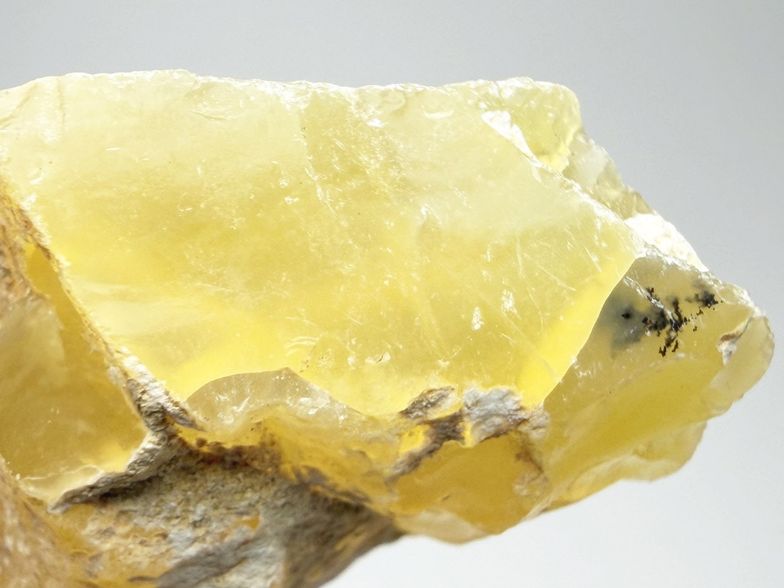 タンザニア産 イエローオパール/Yellow Opal