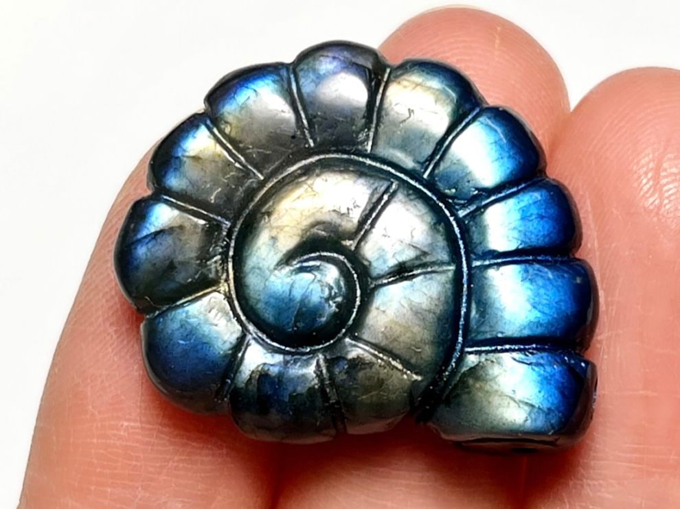 ラブラドライト アンモナイト 彫刻 / Labradorite