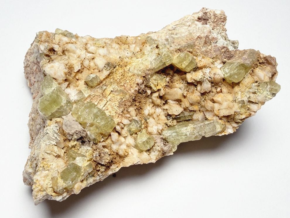 モロッコ産 イエロー アパタイト 母岩付き / Yellow Apatite