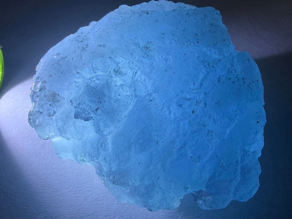 モザンビーク産 アクアマリン ラフ  / aquamarine ( 緑柱石 )