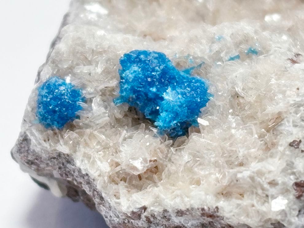 インド産カバンサイト with ヒューランダイト / Cavancite with Heulandite