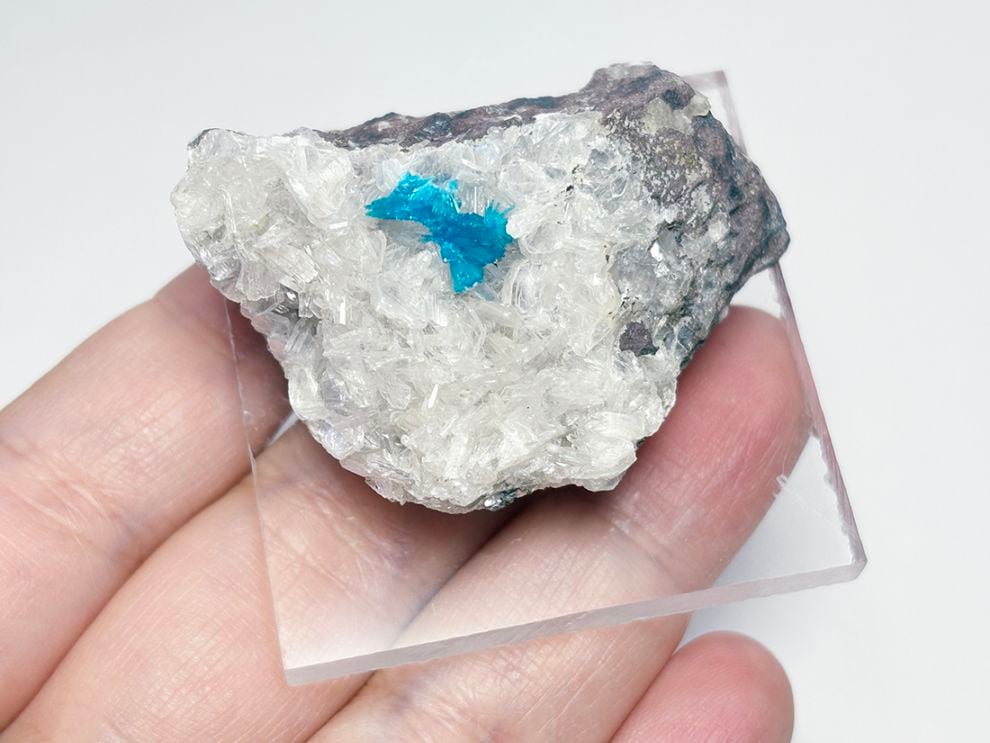 インド産カバンサイト with ヒューランダイト / Cavancite with Heulandite