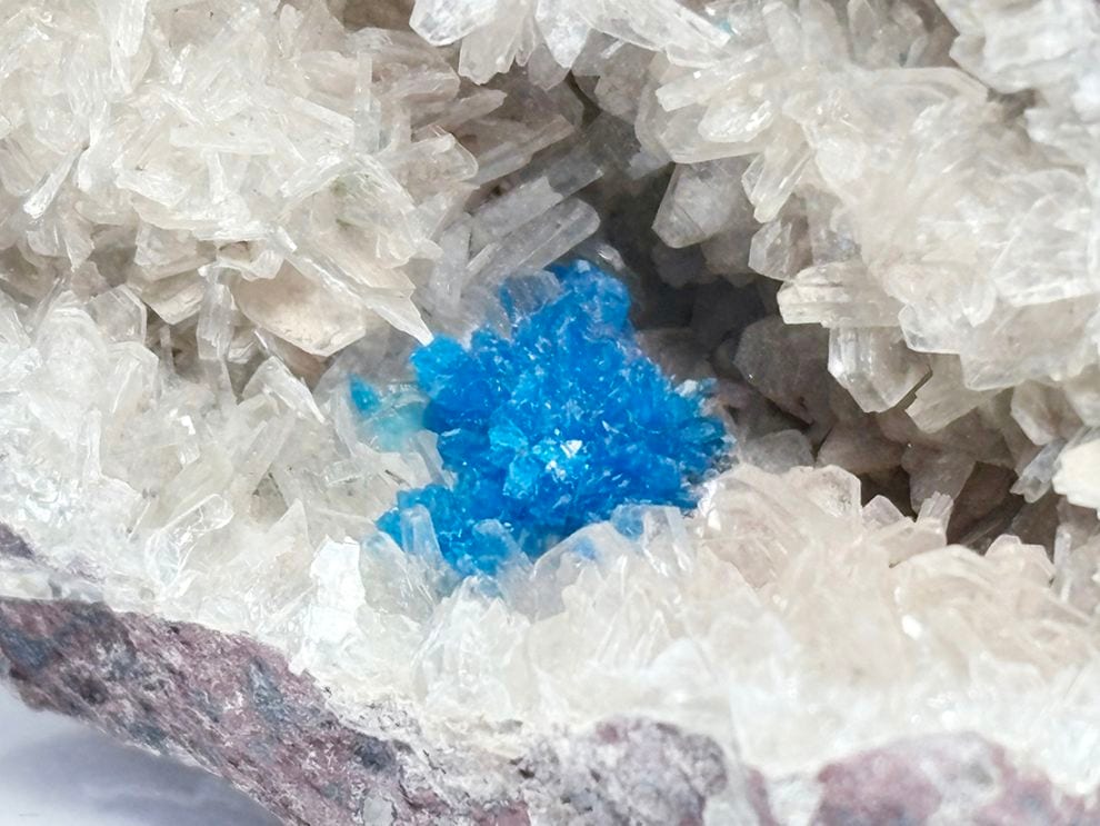 インド産カバンサイト with ヒューランダイト / Cavancite with Heulandite