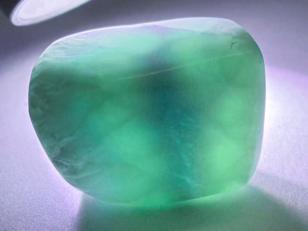 ドミニカ共和国産 ラリマー タンブル (ソーダ珪灰石)/ Larimar