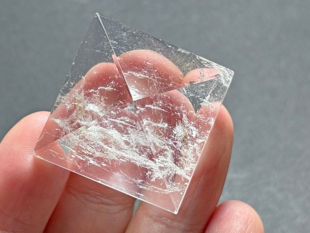 【高品質】ブラジル産水晶 ピラミッド / Quartz Pyramid