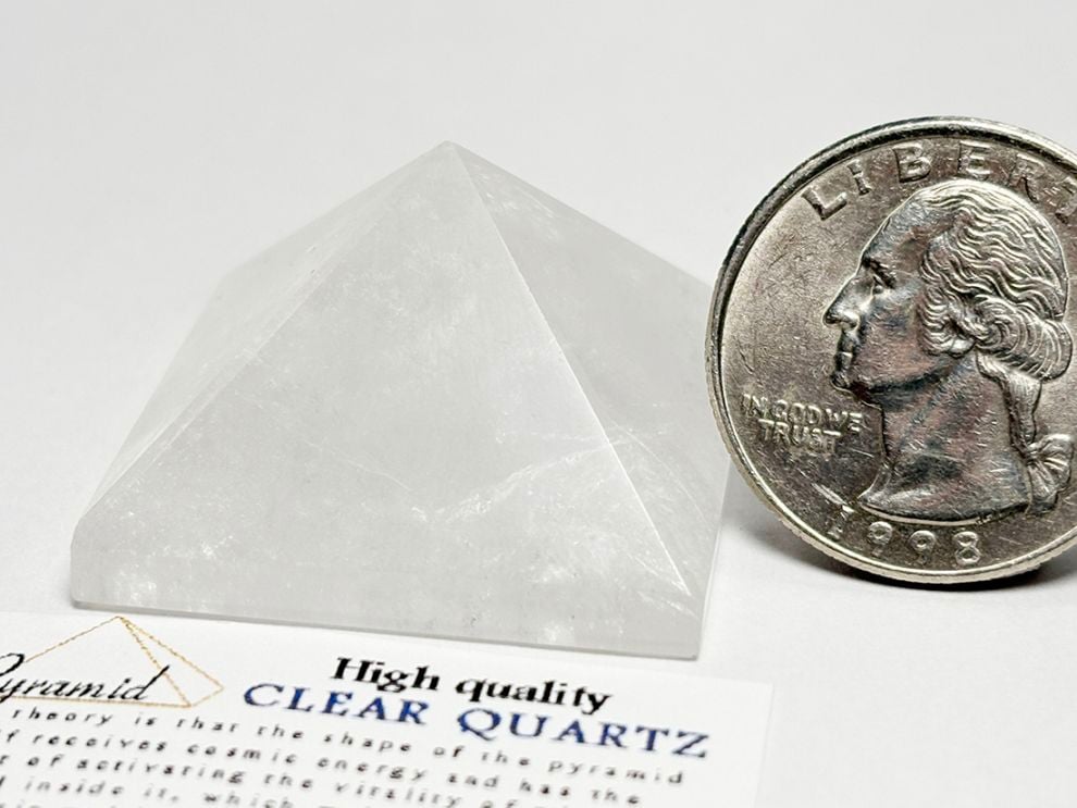 【高品質】ブラジル産水晶 ピラミッド / Quartz Pyramid