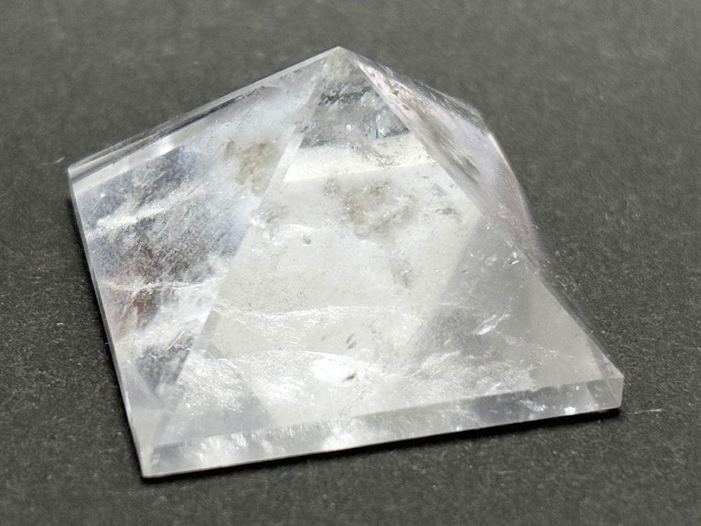 【高品質】ブラジル産水晶 ピラミッド / Quartz Pyramid