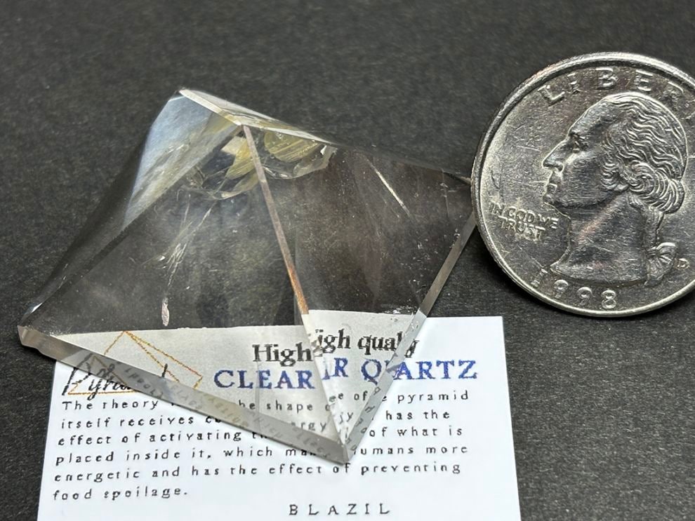 【高品質】ブラジル産水晶 ピラミッド / Quartz Pyramid