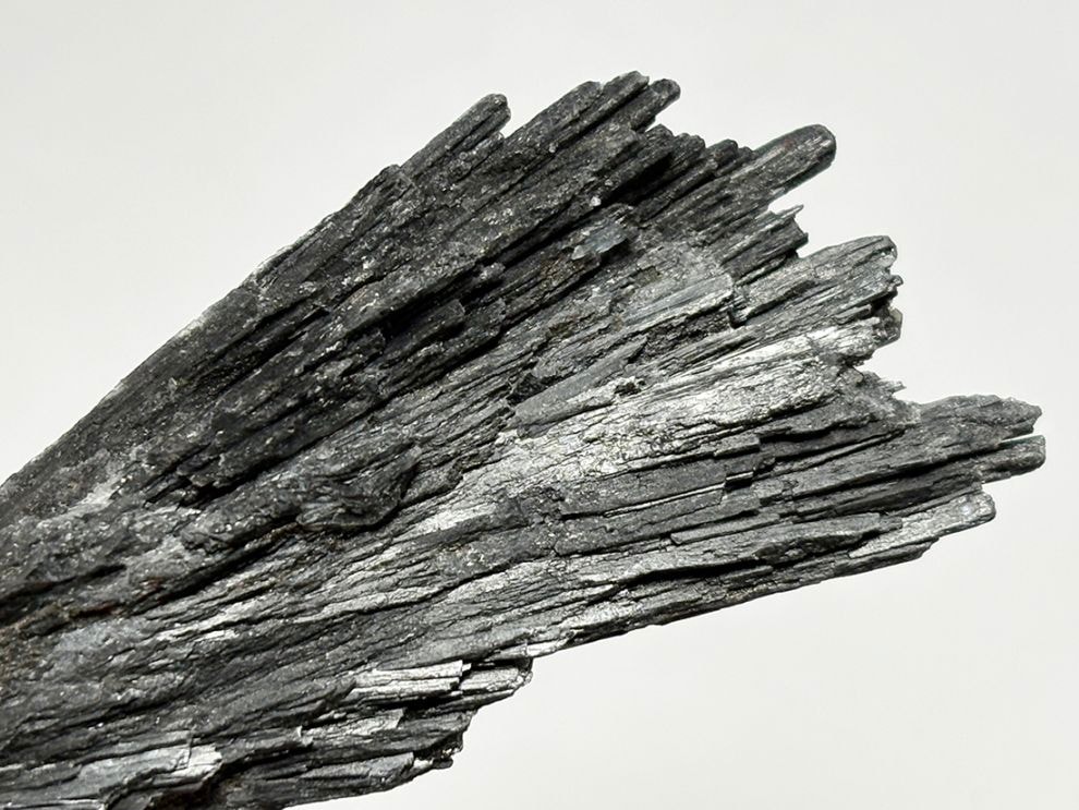 ブラジル産 ブラックカイヤナイト ( 藍晶石 ) / Black Kyanite
