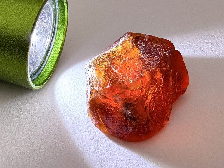マダガスカル産 ヘソナイトガーネット (グロッシュラーガーネット) / Hessonite Garnet 