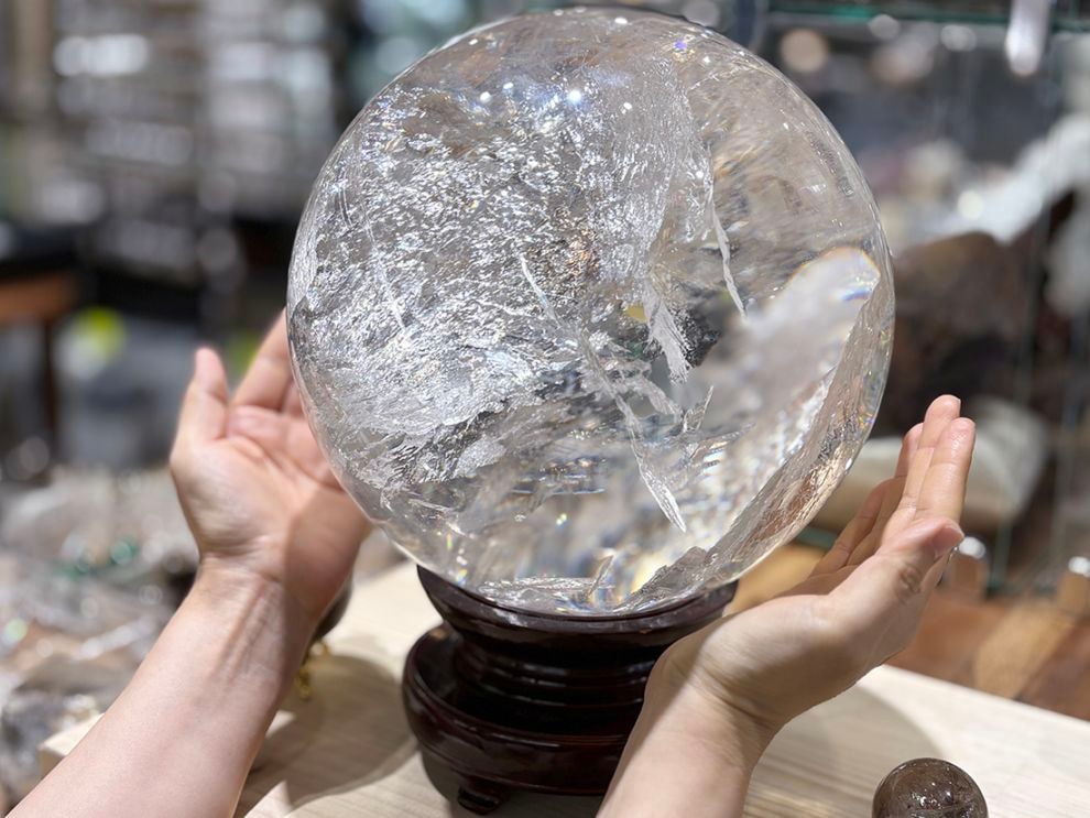 【特大】ブラジル産 クリスタルクォーツ 240mm丸玉 /Crystal Quartz