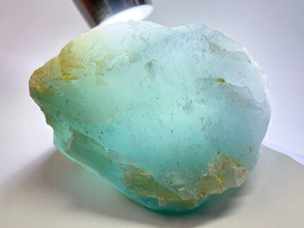 ブラジル産 アクアマリン ラフ  / Aquamarine ( 緑柱石 )