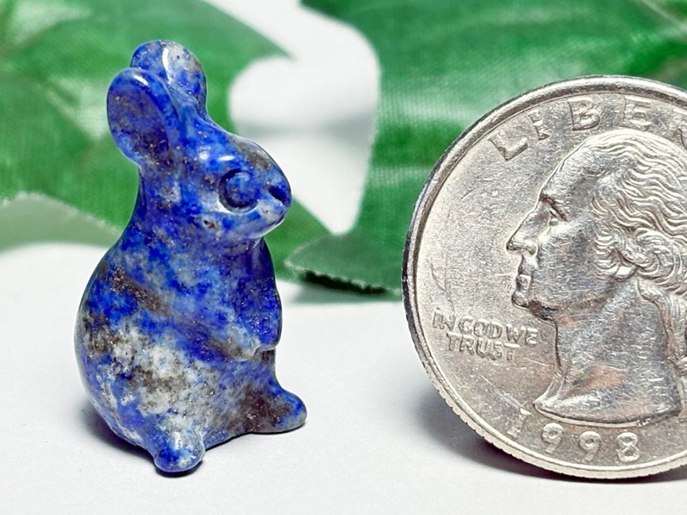 アフガニスタン産 ラピスラズリ うさぎ彫刻 / Lapis Lazuli