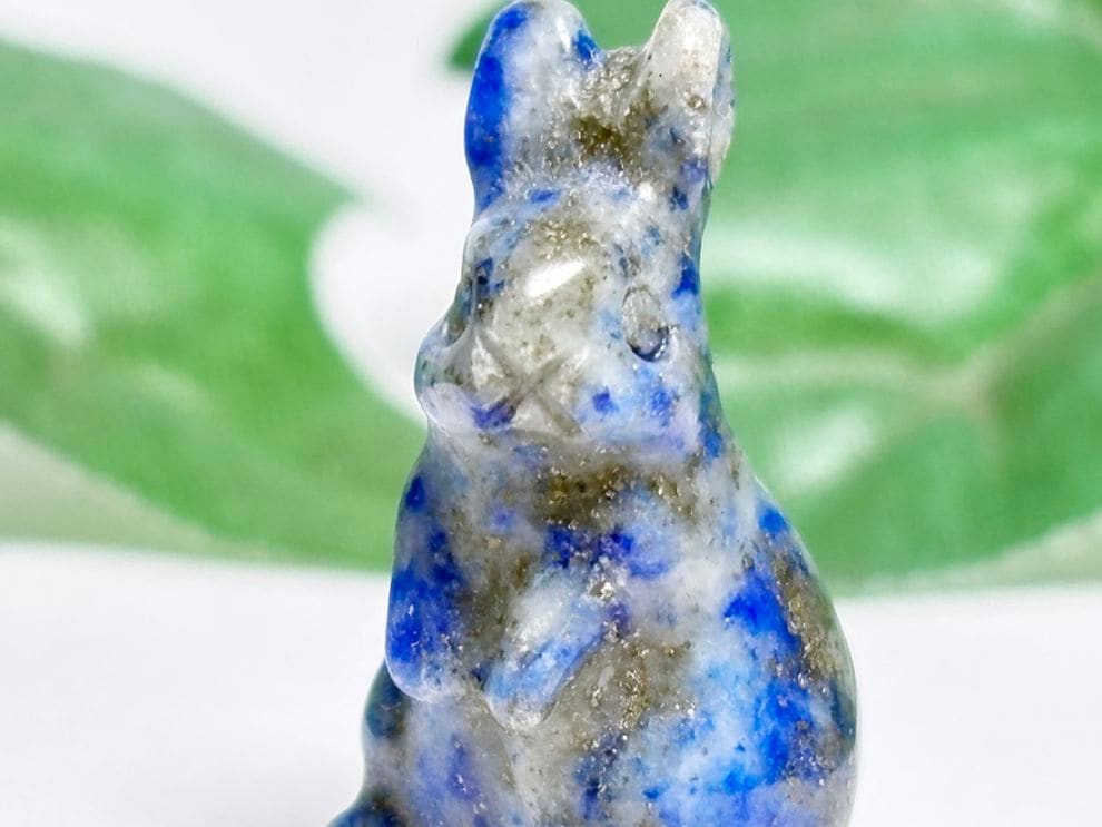 アフガニスタン産 ラピスラズリ うさぎ彫刻 / Lapis Lazuli