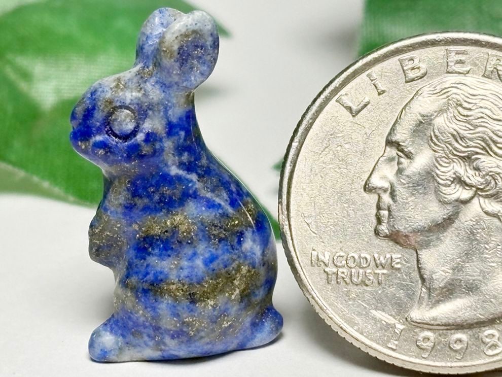 アフガニスタン産 ラピスラズリ うさぎ彫刻 / Lapis Lazuli
