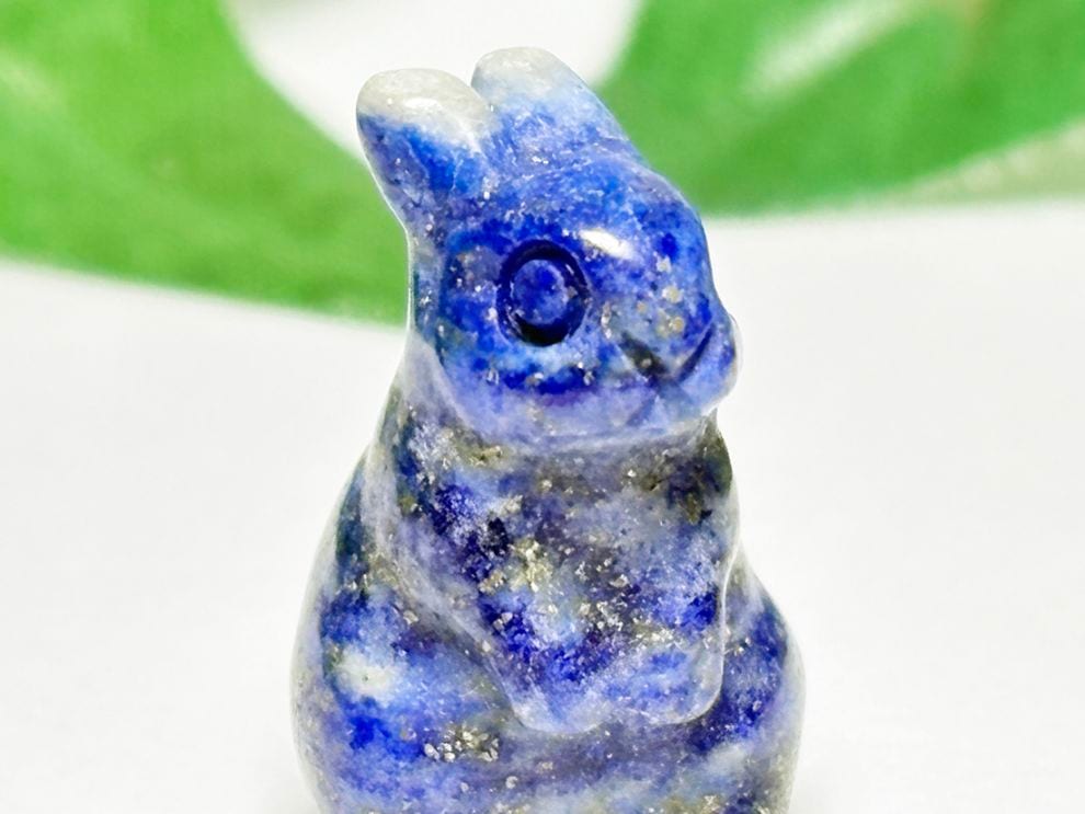 アフガニスタン産 ラピスラズリ うさぎ彫刻 / Lapis Lazuli