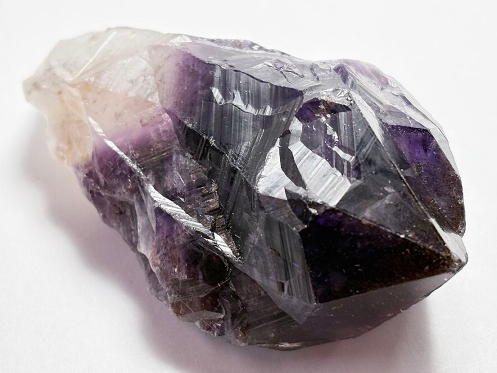 ブラジル・パラー州産  ダークカラーアメジスト ポイント  ( 紫水晶 )/ Amethyst