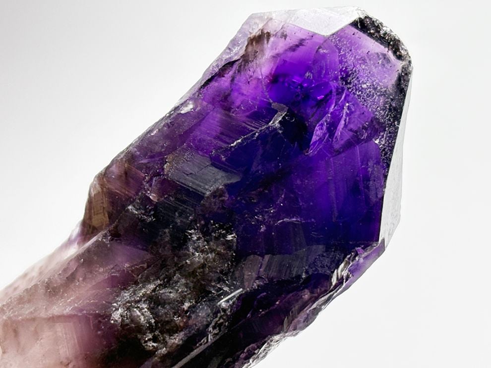 ブラジル・パラー州産  ダークカラーアメジスト ポイント  ( 紫水晶 )/ Amethyst