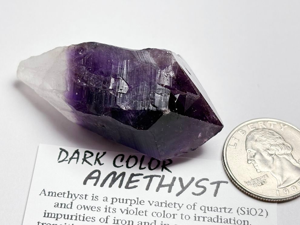 ブラジル・パラー州産  ダークカラーアメジスト ポイント  ( 紫水晶 )/ Amethyst