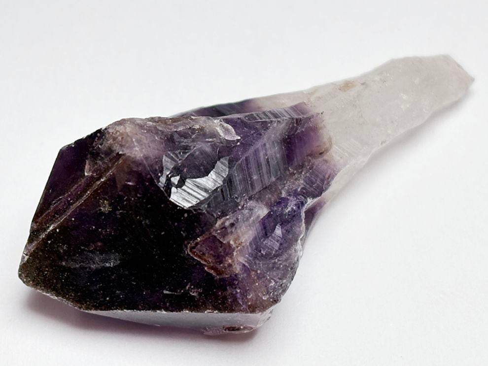 ブラジル・パラー州産  ダークカラーアメジスト ポイント  ( 紫水晶 )/ Amethyst