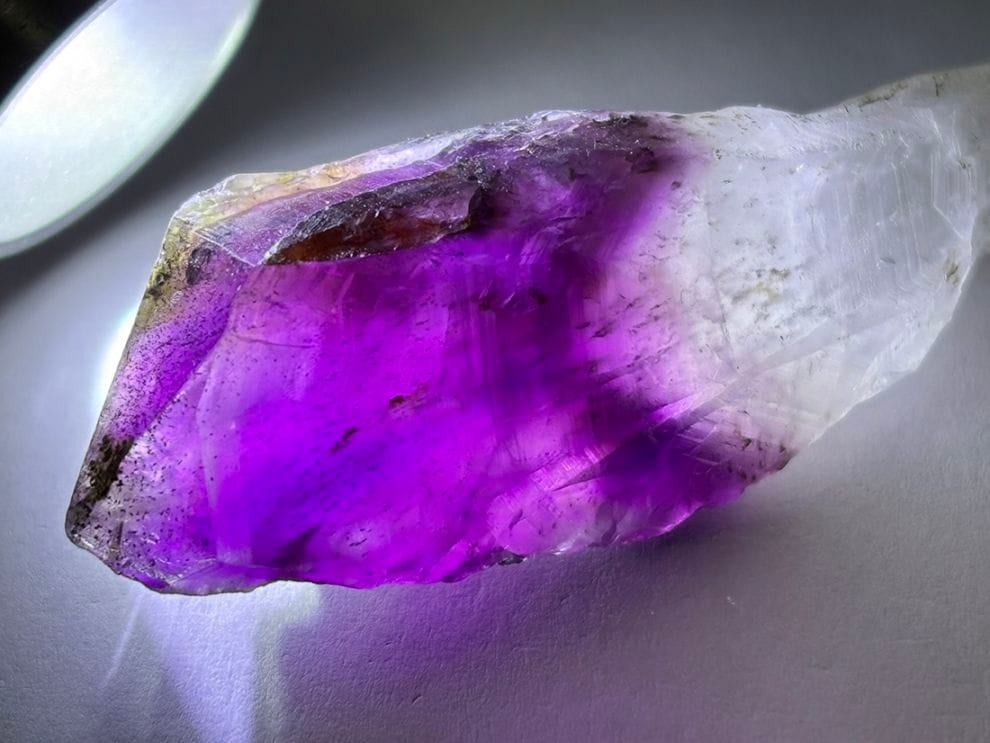 ブラジル・パラー州産  ダークカラーアメジスト ポイント  ( 紫水晶 )/ Amethyst