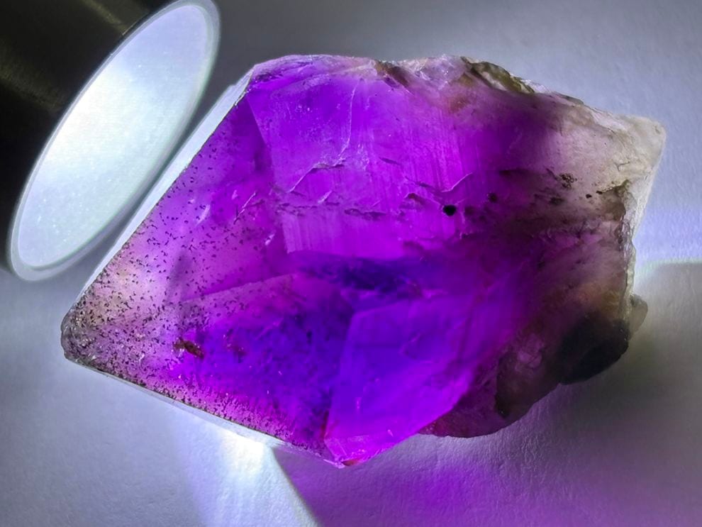 ブラジル・パラー州産  ダークカラーアメジスト ポイント  ( 紫水晶 )/ Amethyst