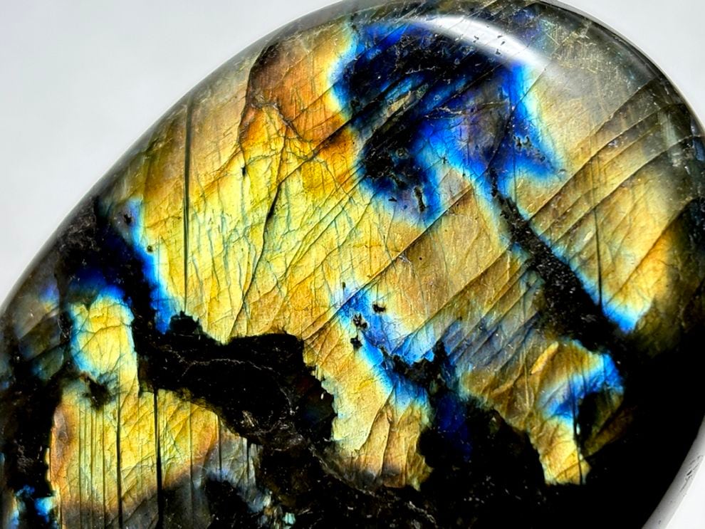 マダガスカル産 ラブラドライト タンブル / Labradorite