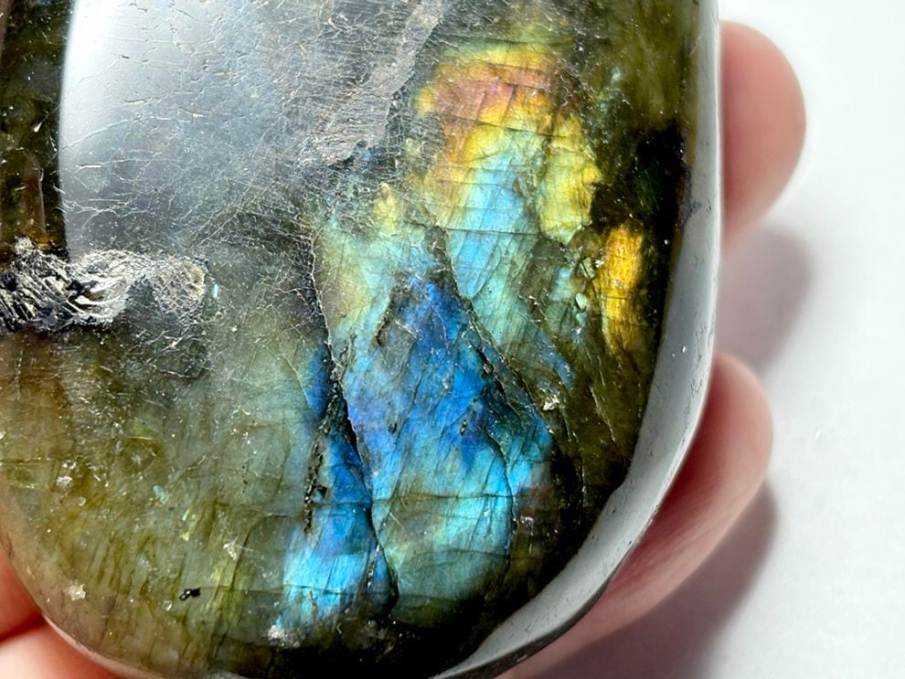 マダガスカル産 ラブラドライト タンブル / Labradorite