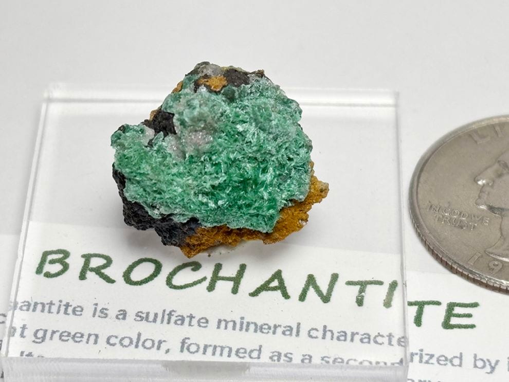 チリ・アタカマ産 ブロシャンタイト / Brochantite