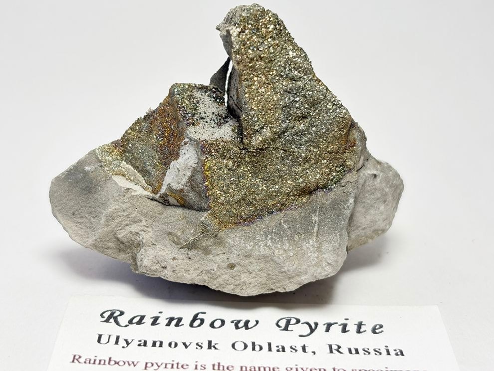【レア産地】ロシア産レインボーパイライト / Rainbow Pyrite