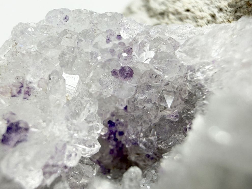 (蛍光) メキシコ産  スピリットフラワージオード  (カルセドニー ＆ フローライト) / Chalcedony & Flourite Geode
