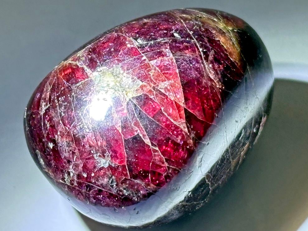 インド産 アルマンディンガーネット タンブル/ Almandine Garnet