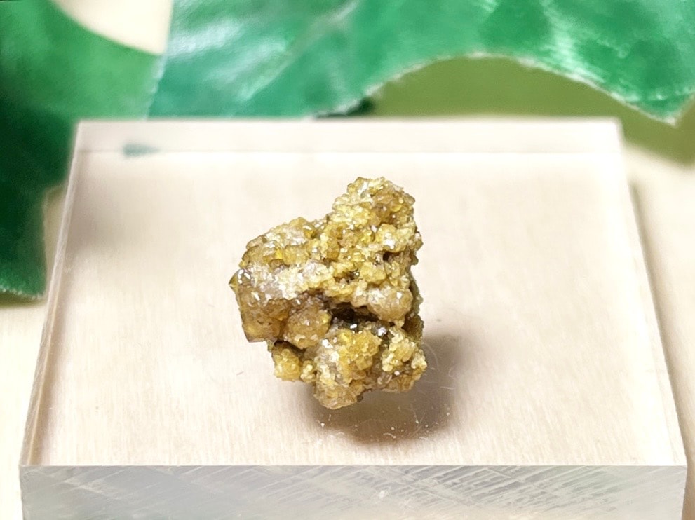 イエローガーネット 秩父鉱山産1.7㌔ 鑑賞石 観賞石 水石 天然石 国産鉱物 埼玉県秩父鉱山産 グロッシュラーガーネット/ Grossular Garnet ( 灰礬