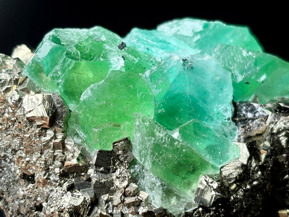 ペルー・ミルポ鉱山産 フローライト＆パイライト / Fluorite＆Pyrite