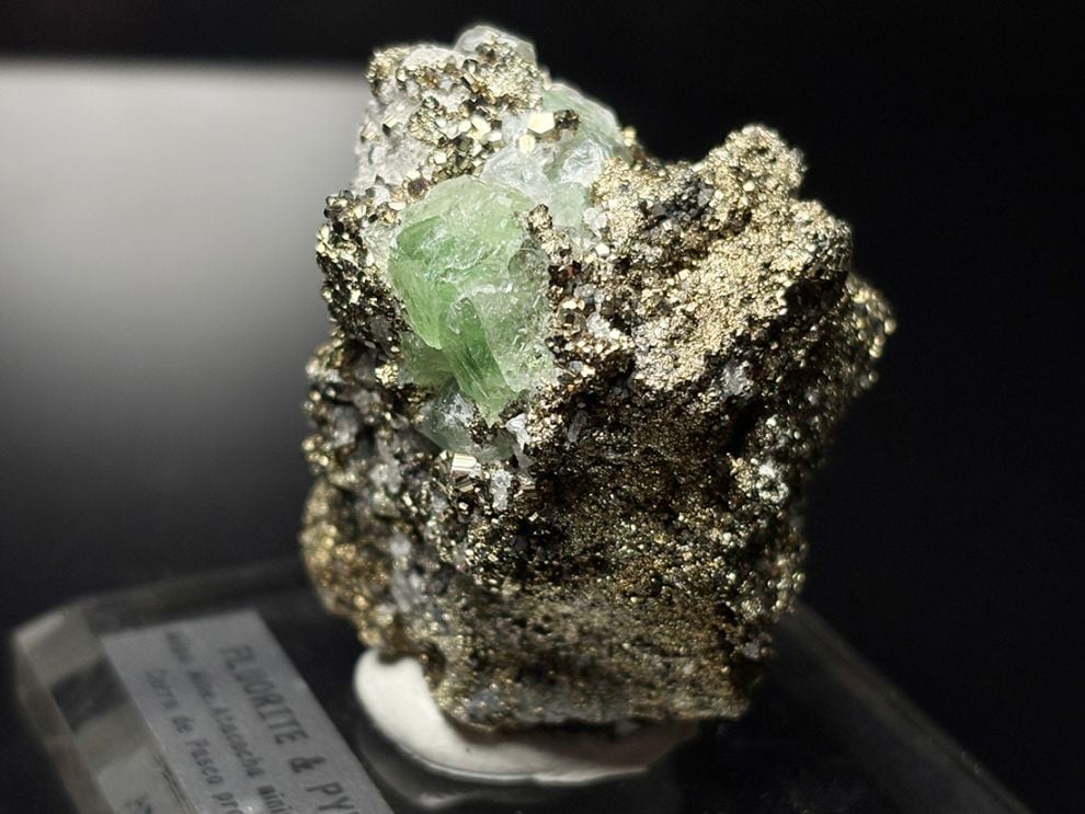 ペルー・ミルポ鉱山産 フローライト＆パイライト / Fluorite＆Pyrite