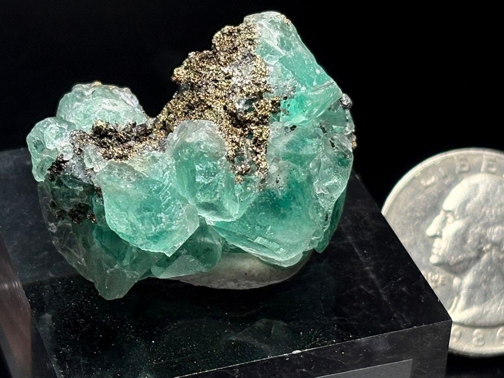 ペルー・ミルポ鉱山産 フローライト＆パイライト / Fluorite＆Pyrite