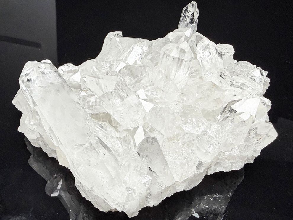 ブラジル・トマスゴンサガ鉱山産  水晶クラスター / Quartz Crystal Cluster
