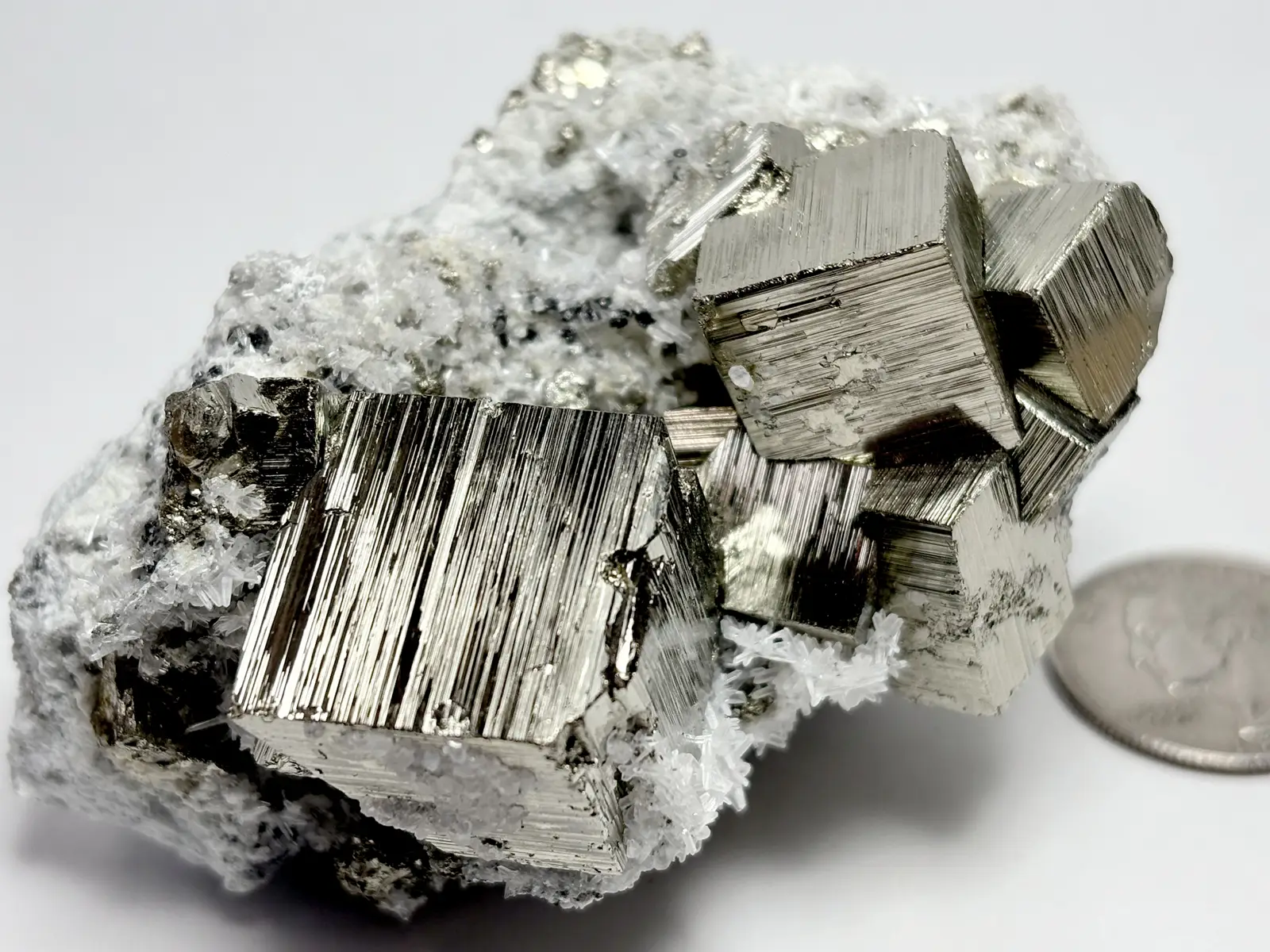 ( 蛍光 ) ペルー産  パイライト＆カルサイト＆クォーツ  /Pyrite &Calcite&Quartz