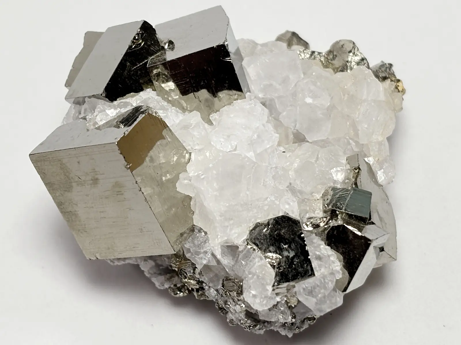 蛍光 ) ペルー産 パイライト＆カルサイト /Pyrite &Calcite