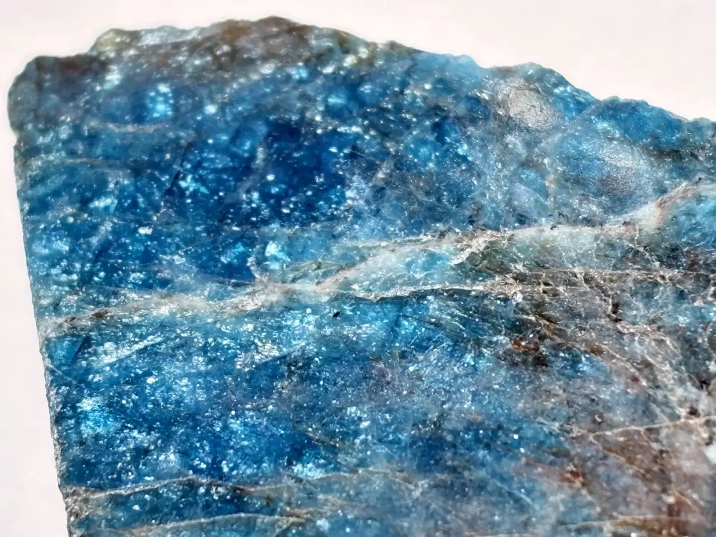 マダガスカル産 ブルーアパタイト (燐灰石) / Blue Apatite
